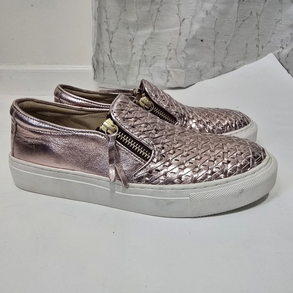 Very Volatile Pink Slip On Shoes Leather Uppers Girly - Picture 2 of 9